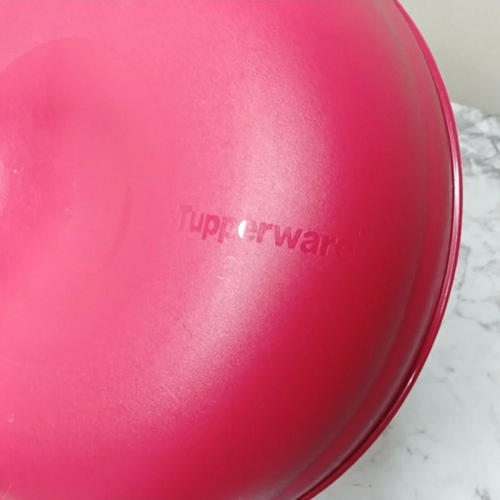 Vintage Red Tupperware 0.7L Microwave Steam Vent Bowl Round